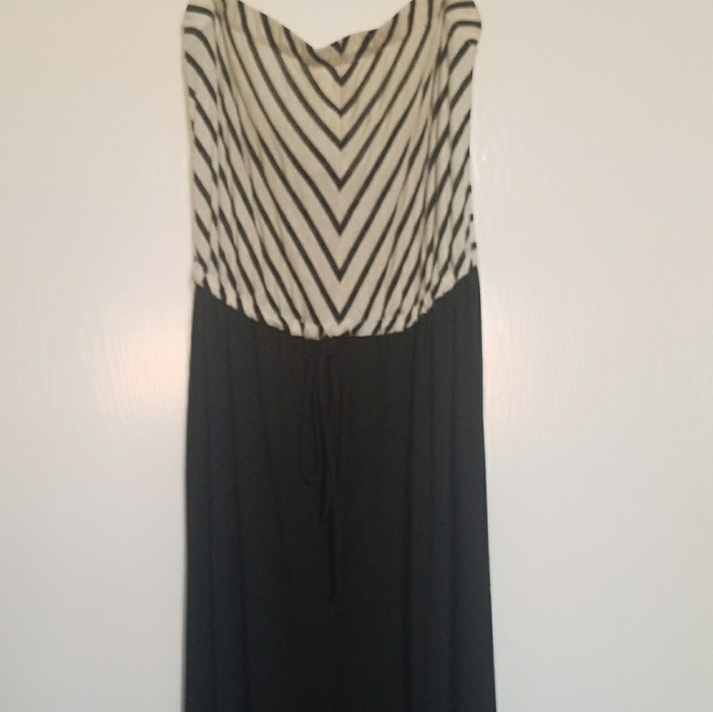 Forever 21 chevron black and cream maxi dress